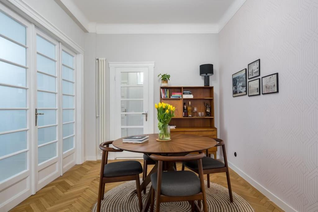 Exquisite Art Deco 2Br Apartment Prime Location ブカレスト エクステリア 写真