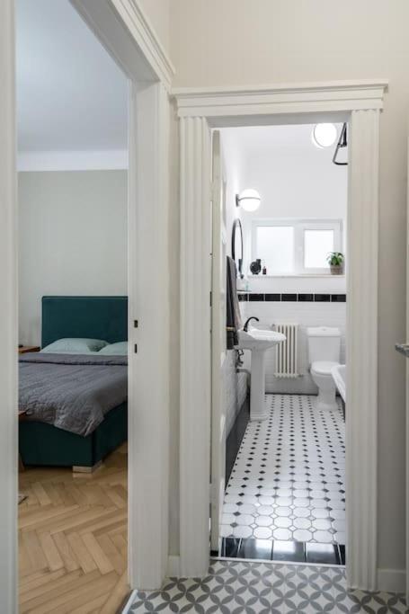 Exquisite Art Deco 2Br Apartment Prime Location ブカレスト エクステリア 写真