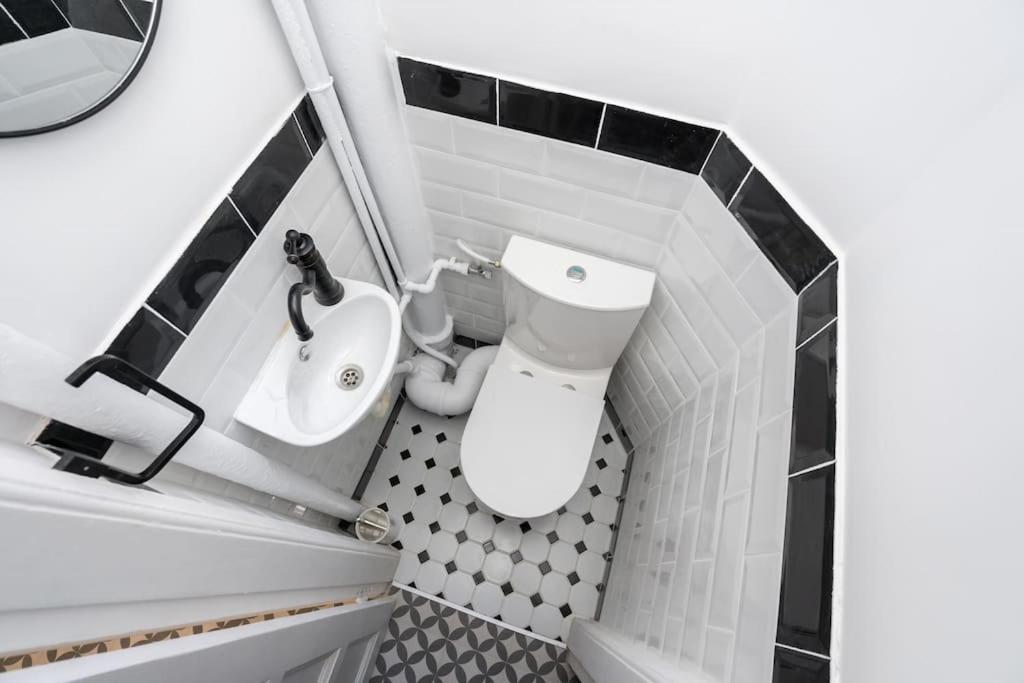Exquisite Art Deco 2Br Apartment Prime Location ブカレスト エクステリア 写真