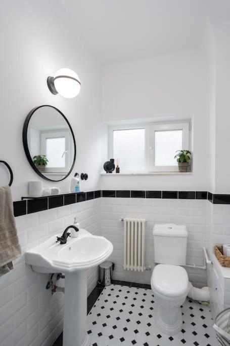 Exquisite Art Deco 2Br Apartment Prime Location ブカレスト エクステリア 写真
