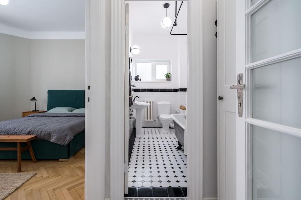 Exquisite Art Deco 2Br Apartment Prime Location ブカレスト エクステリア 写真