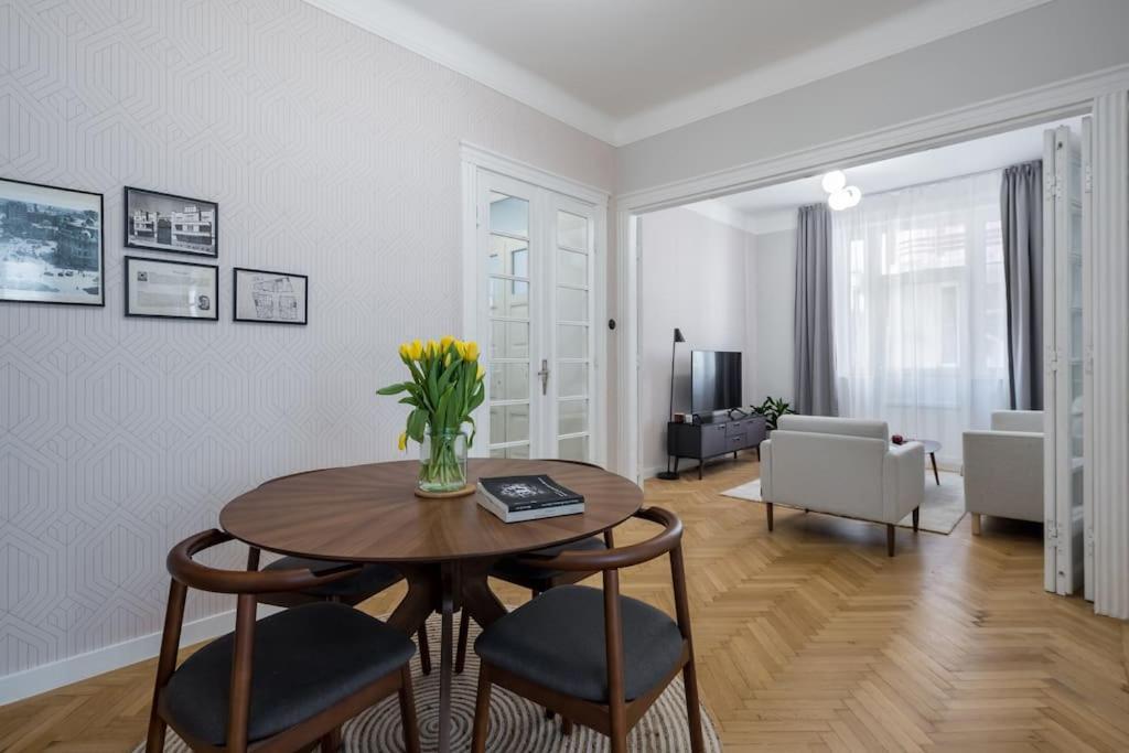 Exquisite Art Deco 2Br Apartment Prime Location ブカレスト エクステリア 写真