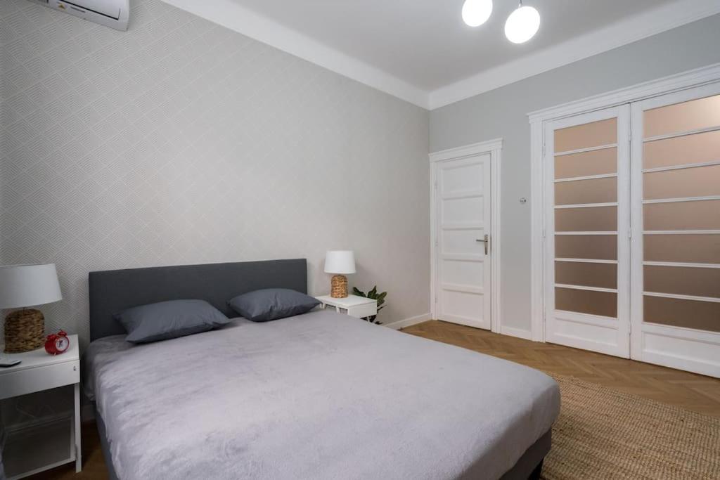 Exquisite Art Deco 2Br Apartment Prime Location ブカレスト エクステリア 写真